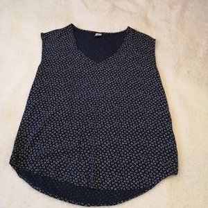 Old Navy blue sleeveless floral dress shirt